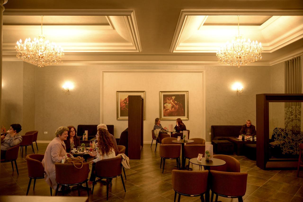 אלבסאן Hotel Vila Imperial מראה חיצוני תמונה